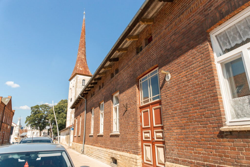 Kristlik uus ruum: kogukonnakeskus Rakvere pastoraadihoones pilt 1